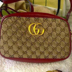 Worn once GUCCI Monogram Matelasse SM GG Shoulder Bag Beige & Hibiscus Red.